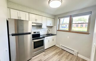 636 Larpenteur Apartments!