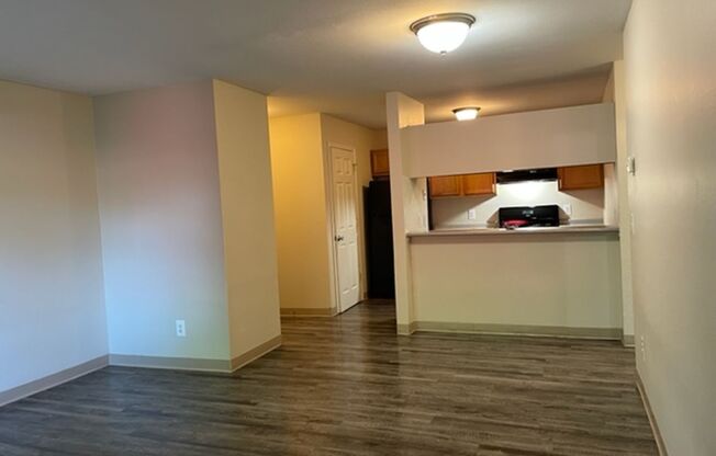 2 beds, 1 bath, 900 sqft, $1,099, Unit 2280 2