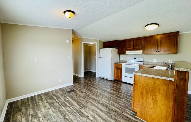 3 beds, 2 baths, $1,335