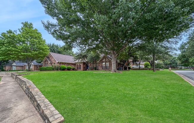 Beautiful North Arlington Home in Enchanting Community