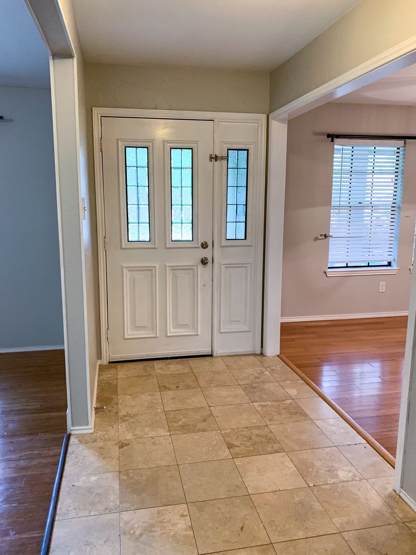 Great Home in North Austin - McNeil/Pond Springs Area