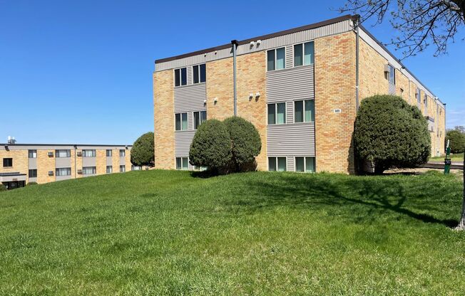 1 bed, 1 bath, 600 sqft, $785, Unit 705-5