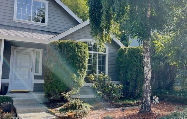 In town Poulsbo neighborhood...walk to all the schools! 6 to 10 month lease term
