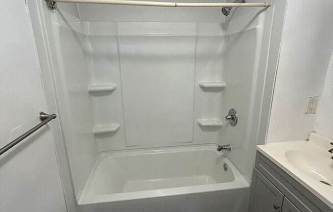 Cozy 1 bedroom apartment in Church Hill