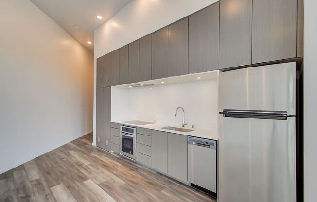 Studio, 1 bath, 430 sqft, $1,850, Unit 812
