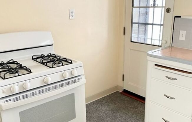 Studio, 1 bath, 500 sqft, $1,495, Unit #8