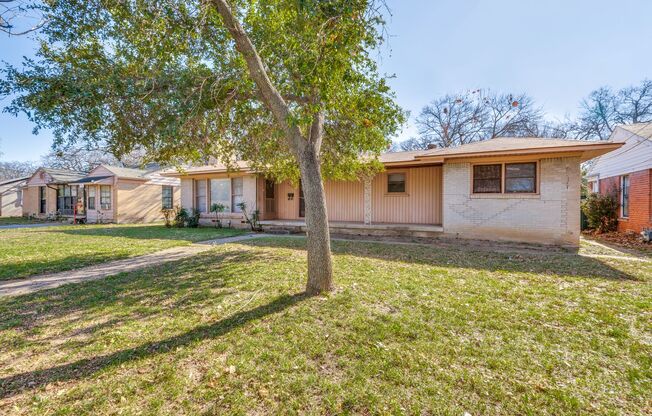 Newly Updated, Ranch Style Home • Huge Backyard & Sunroom!