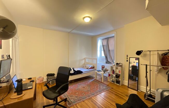 2 beds, 1 bath, 1,400 sqft, $1,495, Unit 4530-C21