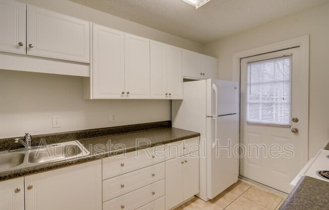 2905 Arrowhead Drive - D9
