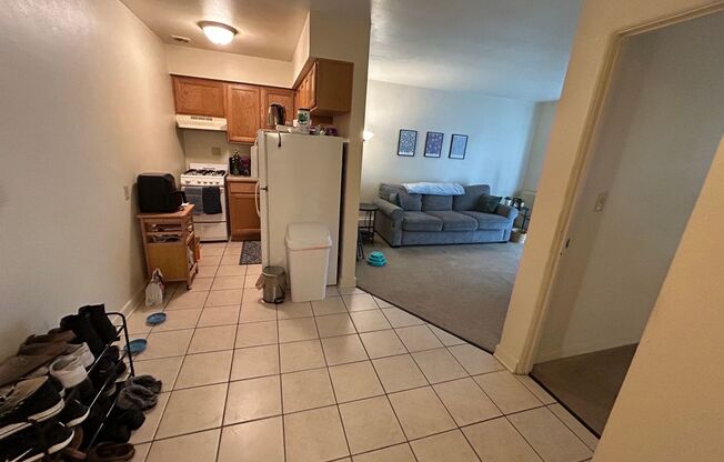 1 bed, 1 bath, $850, Unit 113