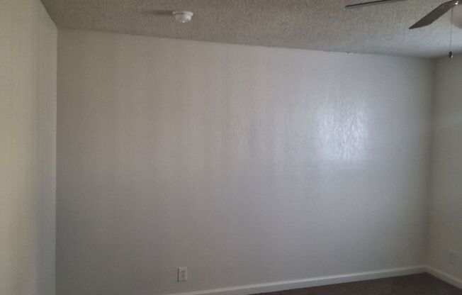 2 beds, 1 bath, 968 sqft, $1,325, Unit 1520-107