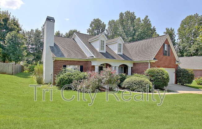 77 PINE CRES