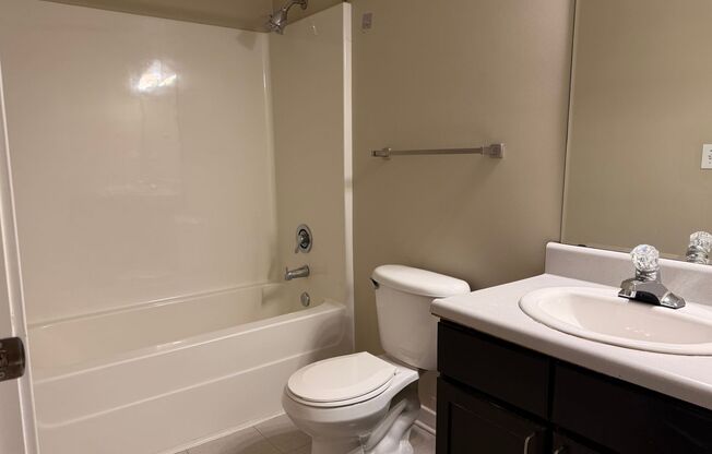 1 bed, 1 bath, 525 sqft, $1,000, Unit 103