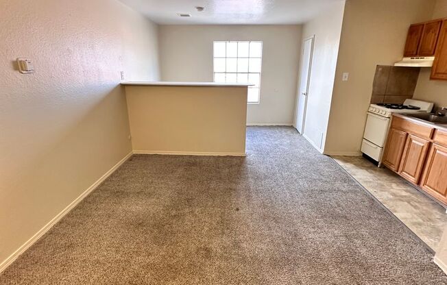 Studio, 1 bath, 495 sqft, $650, Unit Unit 26