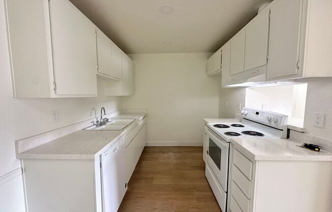 1 bed, 1 bath, 710 sqft, $2,000