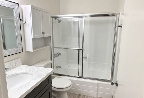 Studio, 1 bath, 300 sqft, $1,985, Unit 200