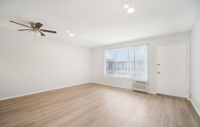 1 bed, 1 bath, 700 sqft, $1,998, Unit 53