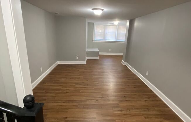 3 beds, 1 bath, 800 sqft, $1,800