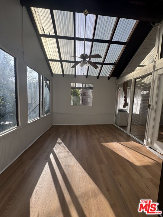 825 N BEVERLY GLN BLVD