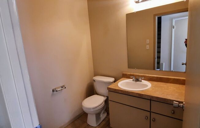 3 beds, 2.5 baths, $1,995, Unit Unit C