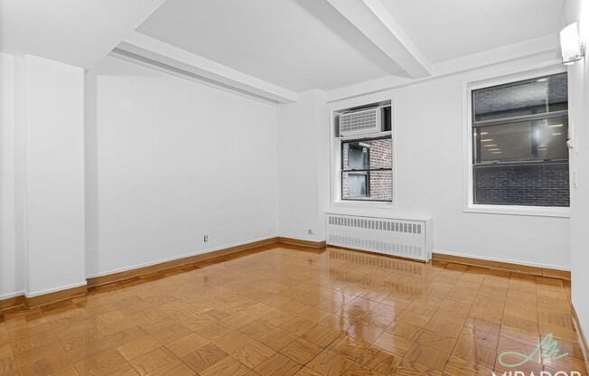 132 E 45 ST