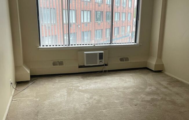 1 bed, 1 bath, 430 sqft, $1,400, Unit 314