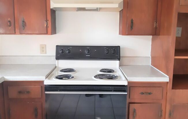 2 beds, 1 bath, 903 sqft, $1,240, Unit M-2