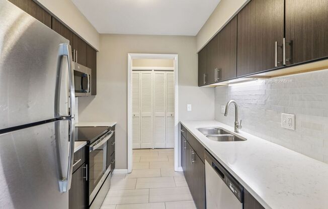 2 beds, 1 bath, 1,100 sqft, $1,995, Unit 3111-4
