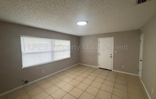 3 beds, 1.5 baths, 1,100 sqft, $1,599
