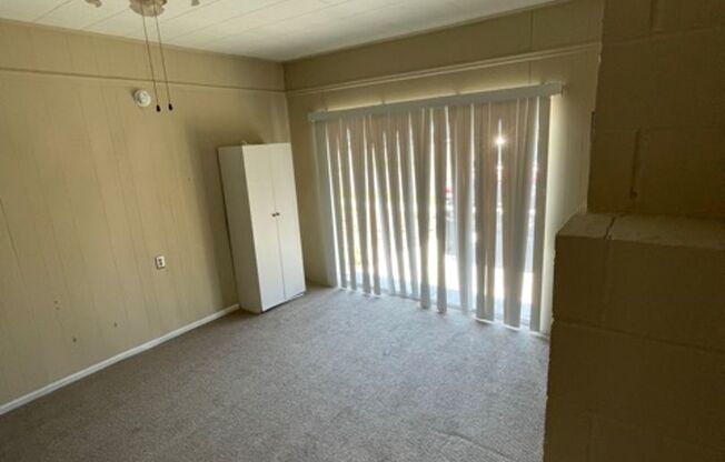 4 beds, 1 bath, $2,150