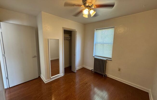 3 beds, 1 bath, $1,675, Unit 102A