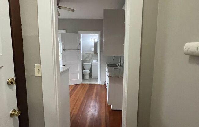 1 bed, 1 bath, $675, Unit Down