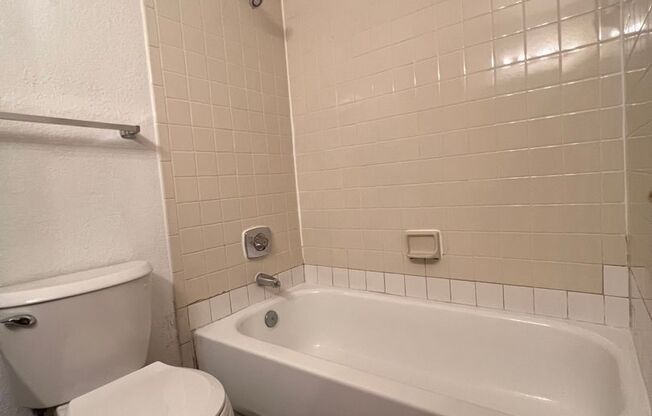 $500 OFF 1 BED 1 BATH CONDO IN THE HEART OF METROWEST!