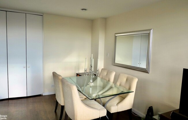 1 bed, 1 bath, $3,950, Unit 21N