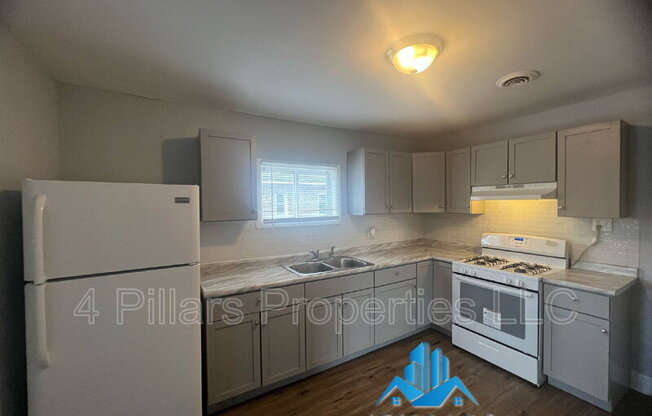 1120 W 150 ST