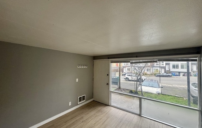 3530 WALLINGFORD AVE N