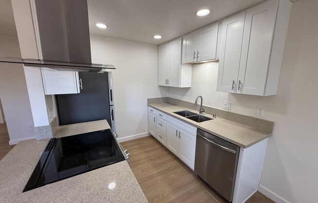 2 beds, 2 baths, $2,595, Unit A-18