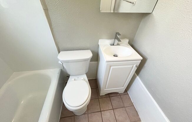 1 bed, 1 bath, 575 sqft, $995, Unit 114