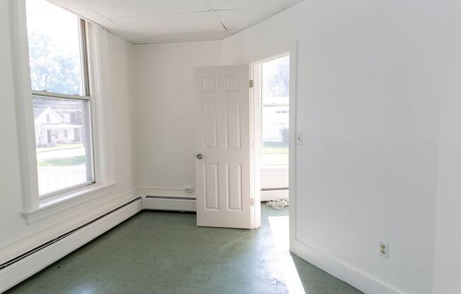 2 beds, 1 bath, $1,075, Unit #2