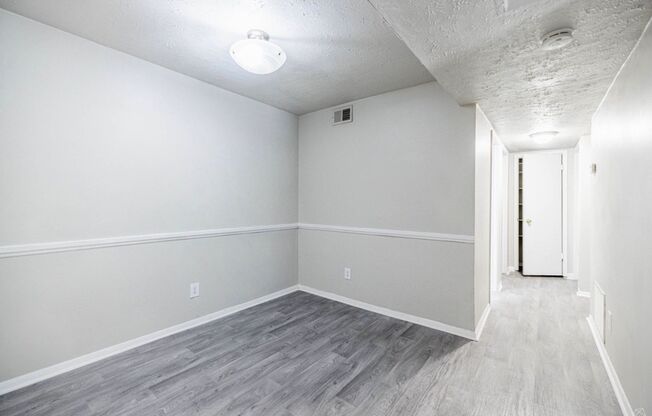 3 beds, 2 baths, 1,017 sqft, $1,395, Unit J129