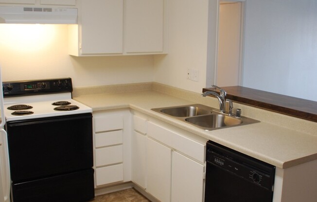 2 beds, 1 bath, $2,450, Unit # 1901