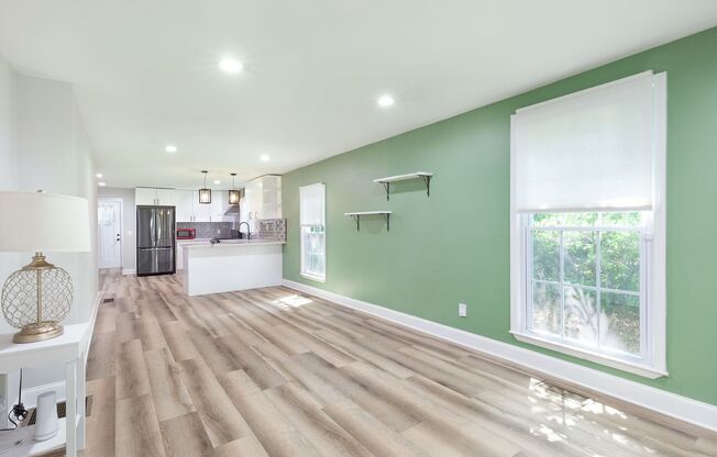 Updated 3bd/2ba Ranch Blocks From Downtown East Point and Close to Airport!