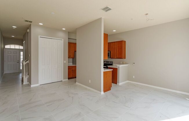 Spacious 4-Bedroom, 2.5-Bathroom Townhome with Modern Finishes and Community Amenities!