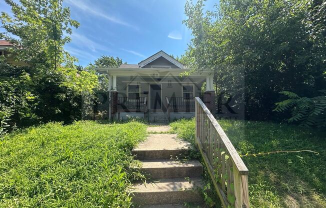 5435 Lydia Ave, Kansas City, MO 64110 :: Rent: $1270 :: Deposit: $1270 :: 2 Bedroom :: 1 Full bathroom