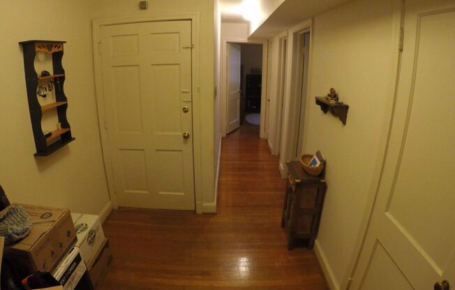 2 beds, 1 bath, $1,650, Unit Apt. 03