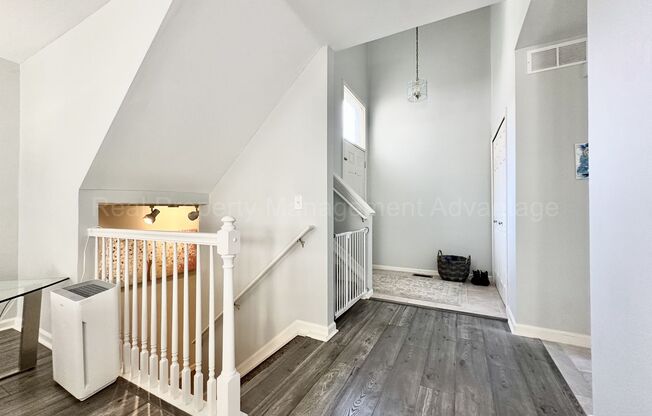 Beautifully Updated 2-Bedroom Townhouse w/ Finished Basement - Close to Royal Oak, Ferndale, Pleasant Ridge!
