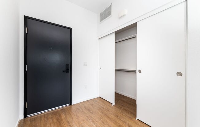 Studio, 1 bath, 537 sqft, $2,400, Unit 305