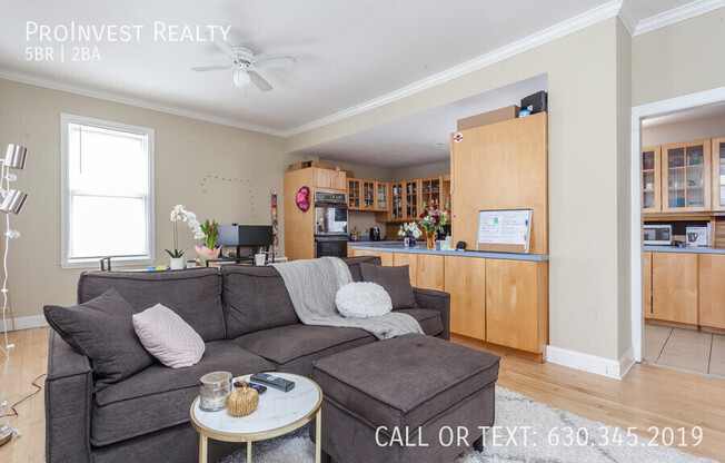 3126 N  Seminary Ave.