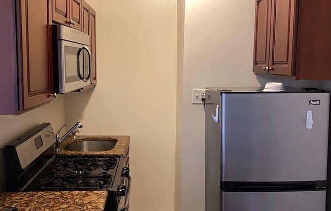 Studio, 1 bath, $1,750, Unit D25