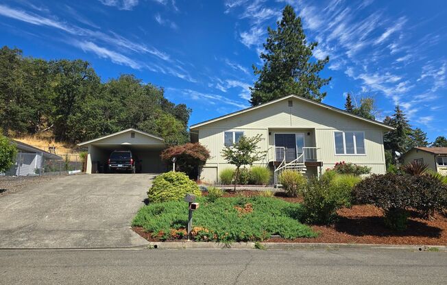 Wonderful 3 bedroom home 2070 NW Witherspoon